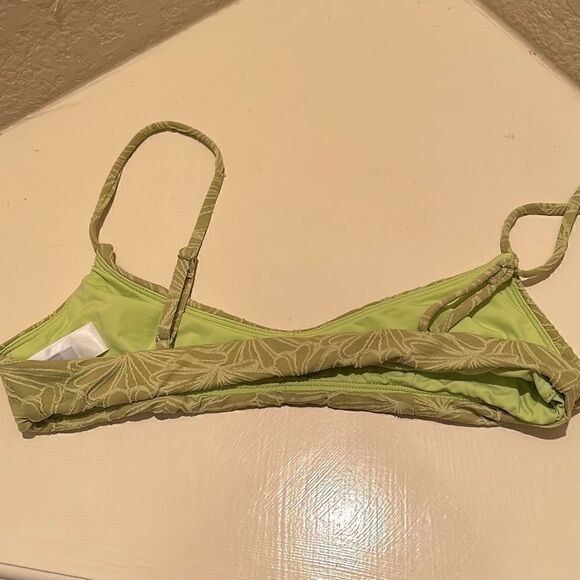 Andie Molokai Womens Small Bikini Swim Top Green Textured Floral Print NWOT - Picture 2 of 4